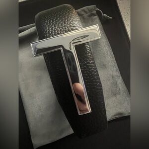 Tom ford black/silver pebbled grain leather belt men’s 34/36